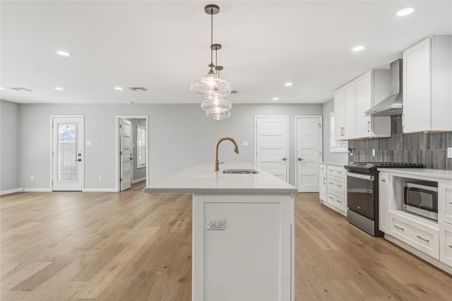 4600 Cedar Mountain Drive, Waco, TX 76708