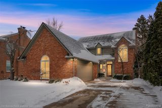 346 McKinley Avenue, Grosse Pointe Farms, MI 48236