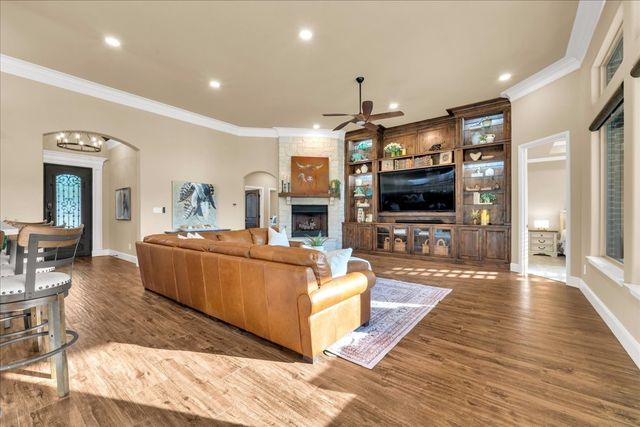 6410 Pinehurst Drive, Granbury, TX 76049