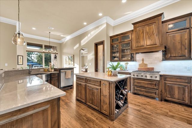 6410 Pinehurst Drive, Granbury, TX 76049