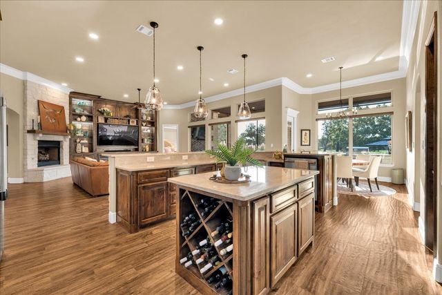 6410 Pinehurst Drive, Granbury, TX 76049