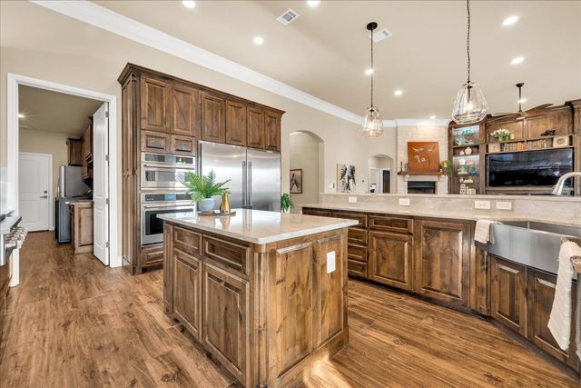 6410 Pinehurst Drive, Granbury, TX 76049