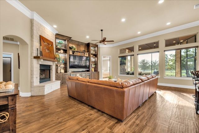 6410 Pinehurst Drive, Granbury, TX 76049