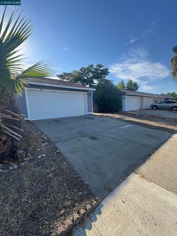 7516 Whisperwillow Dr, Sacramento, CA 95828