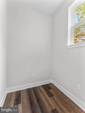 320 E CLAYTON AVE, Clayton, NJ 08312