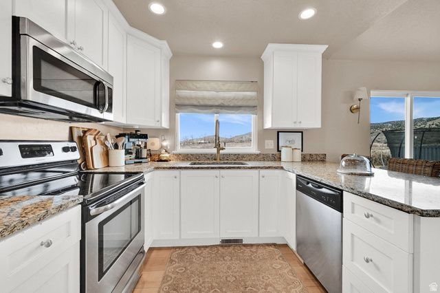 2681 E CLARKSTONE DR, Eagle Mountain, UT 84005