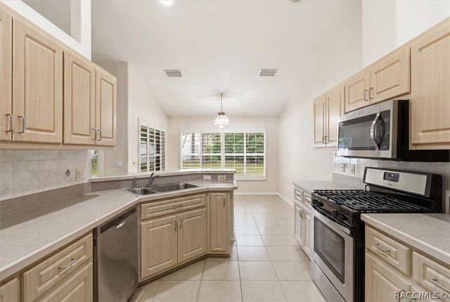 7206 N Glenridge Circle, Citrus Springs, FL 34434