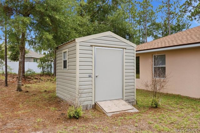 7206 N Glenridge Circle, Citrus Springs, FL 34434