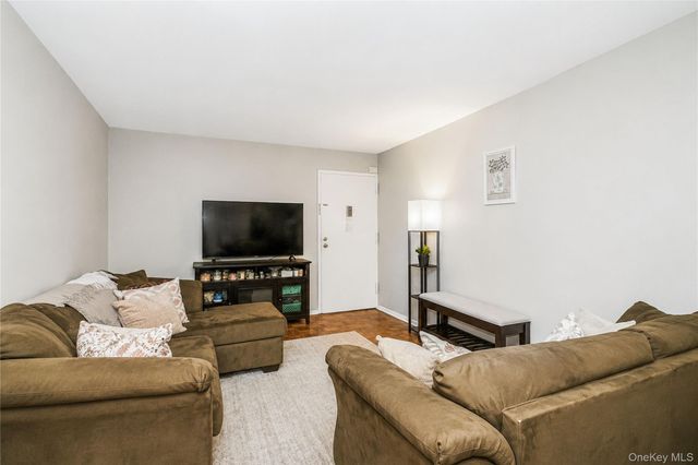 414 Maryland Avenue 2C, Staten Island, NY 10305