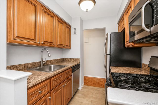 414 Maryland Avenue 2C, Staten Island, NY 10305