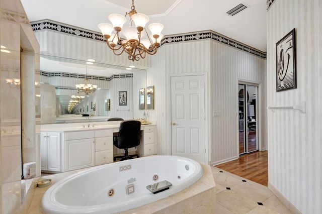 911 Forest Glen Lane, Wellington, FL 33414