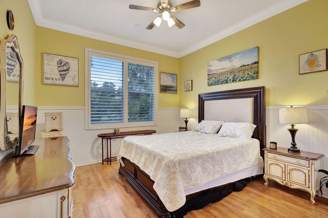 911 Forest Glen Lane, Wellington, FL 33414