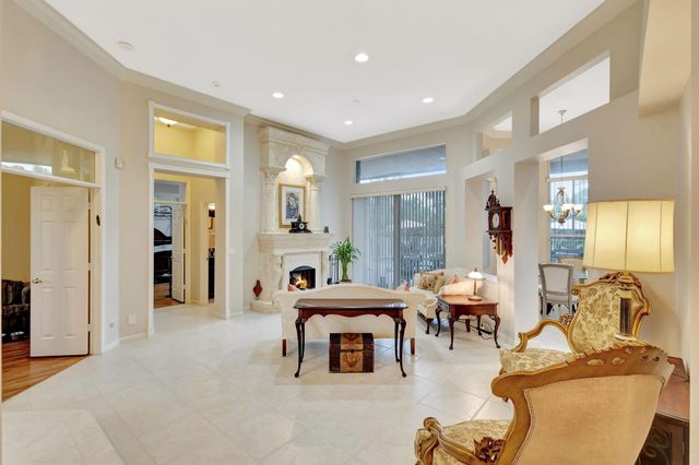 911 Forest Glen Lane, Wellington, FL 33414