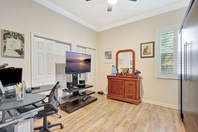 911 Forest Glen Lane, Wellington, FL 33414