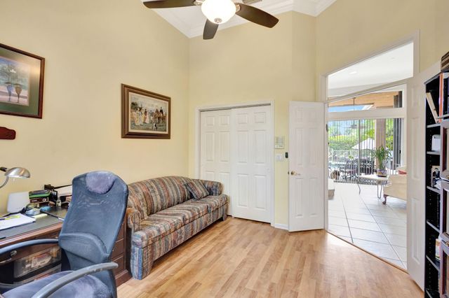 911 Forest Glen Lane, Wellington, FL 33414