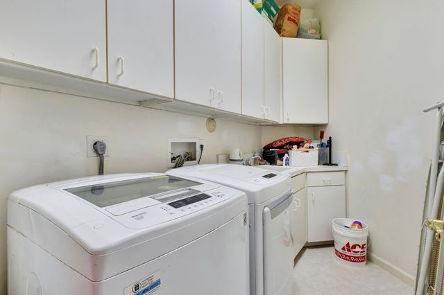 911 Forest Glen Lane, Wellington, FL 33414