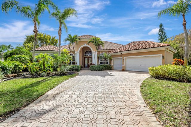 911 Forest Glen Lane, Wellington, FL 33414