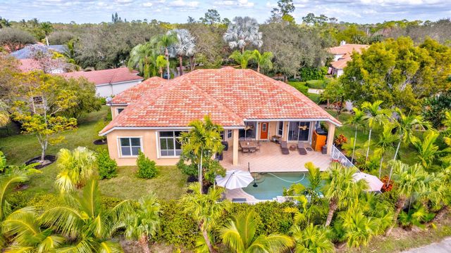 911 Forest Glen Lane, Wellington, FL 33414