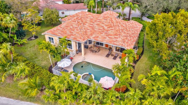911 Forest Glen Lane, Wellington, FL 33414