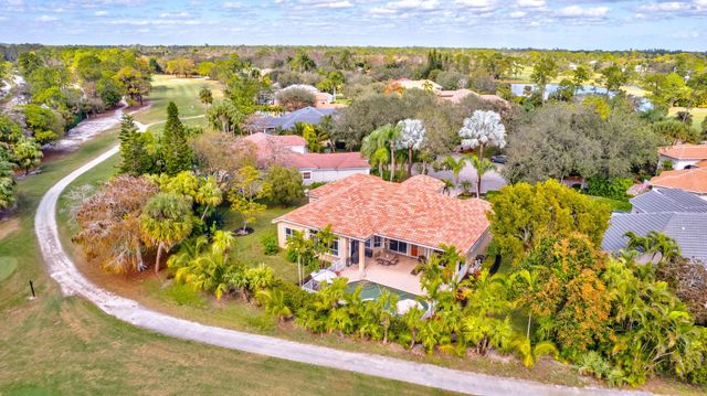 911 Forest Glen Lane, Wellington, FL 33414