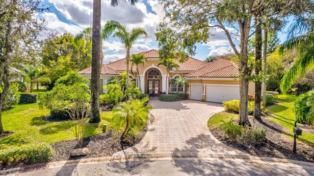 911 Forest Glen Lane, Wellington, FL 33414