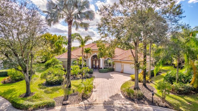 911 Forest Glen Lane, Wellington, FL 33414