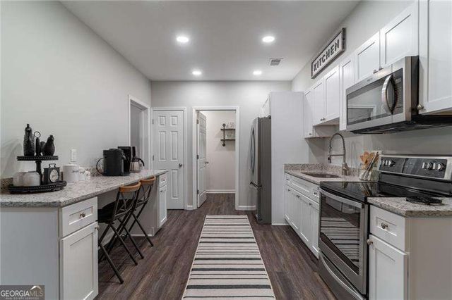 301 Cochin Drive, Woodstock, GA 30188