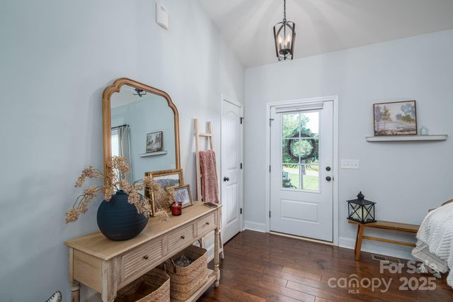 106 4th Street SE, Catawba, NC 28609