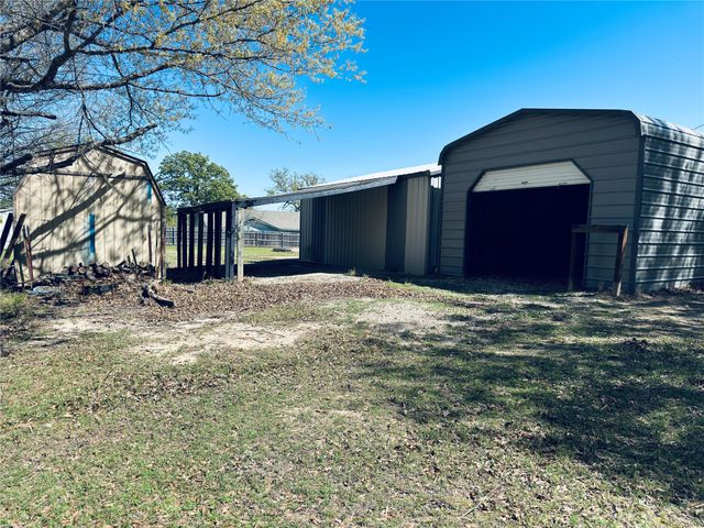 619 County Road 3350, Emory, TX 75440