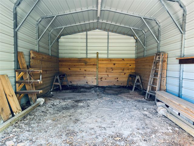 619 County Road 3350, Emory, TX 75440