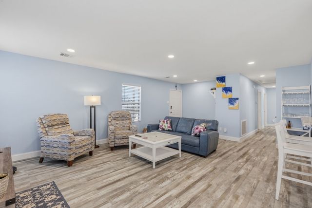 619 County Road 3350, Emory, TX 75440