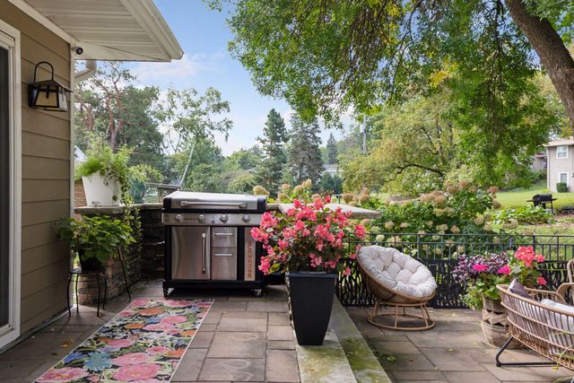 1201 Angelo Drive, Golden Valley, MN 55422