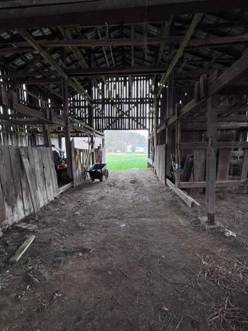12195 Hwy 587, Beattyville, KY 41311
