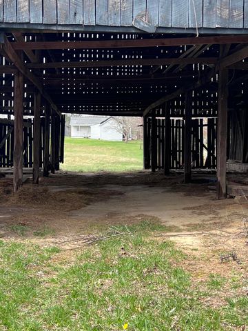 12195 Hwy 587, Beattyville, KY 41311