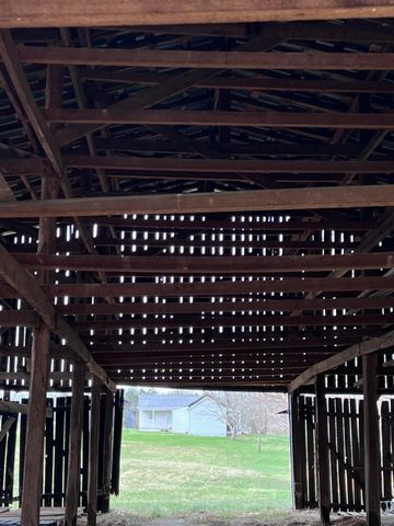 12195 Hwy 587, Beattyville, KY 41311