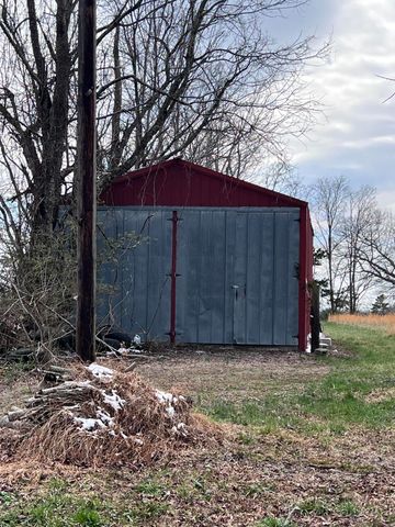 12195 Hwy 587, Beattyville, KY 41311