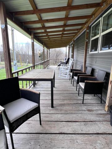 12195 Hwy 587, Beattyville, KY 41311