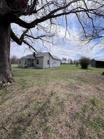 12195 Hwy 587, Beattyville, KY 41311