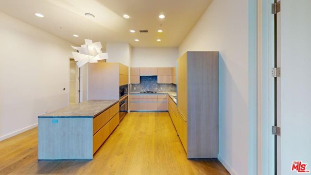 1200 S FIGUEROA Street W3306, Los Angeles, CA 90015