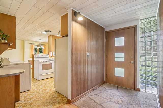 231 S Greenfield AVENUE, Waukesha, WI 53186