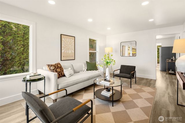 935 N 92nd Street, Seattle, WA 98103