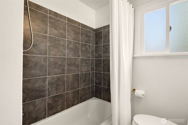 935 N 92nd Street, Seattle, WA 98103