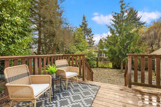 935 N 92nd Street, Seattle, WA 98103