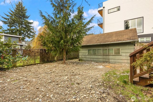 935 N 92nd Street, Seattle, WA 98103