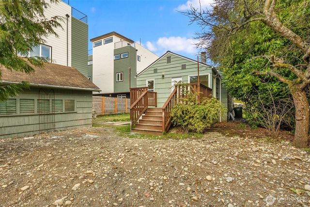 935 N 92nd Street, Seattle, WA 98103