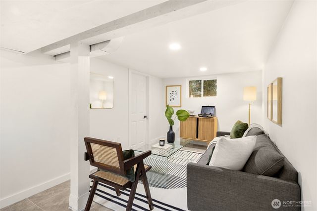 935 N 92nd Street, Seattle, WA 98103