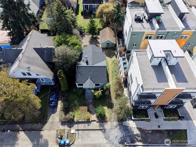 935 N 92nd Street, Seattle, WA 98103