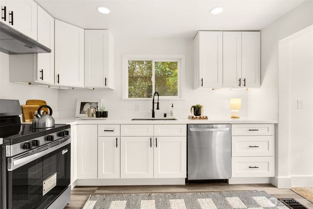 935 N 92nd Street, Seattle, WA 98103