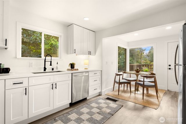 935 N 92nd Street, Seattle, WA 98103