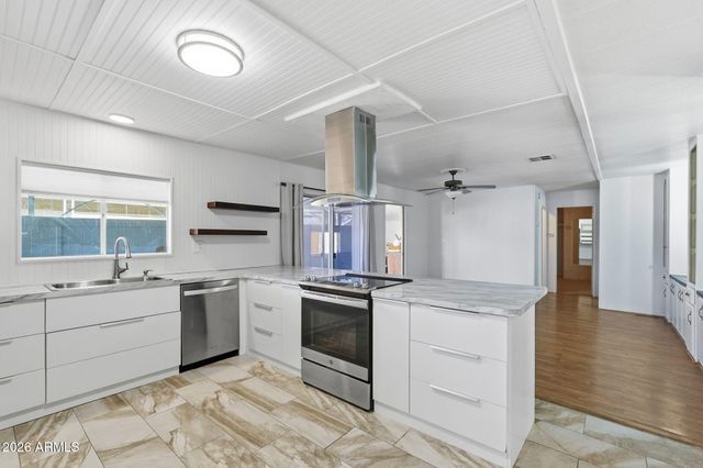120 N VAL VISTA Drive 118, Mesa, AZ 85213